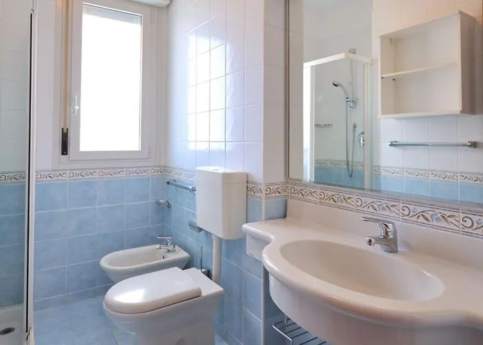 Daire Beachside Comfort With Pool And Terrace *