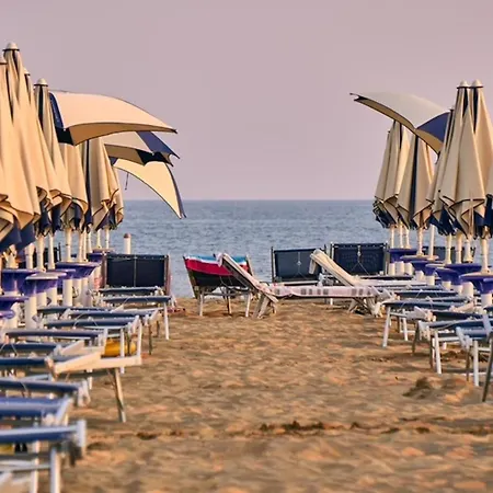 Beachside Comfort With Pool And Terrace * Bibione
